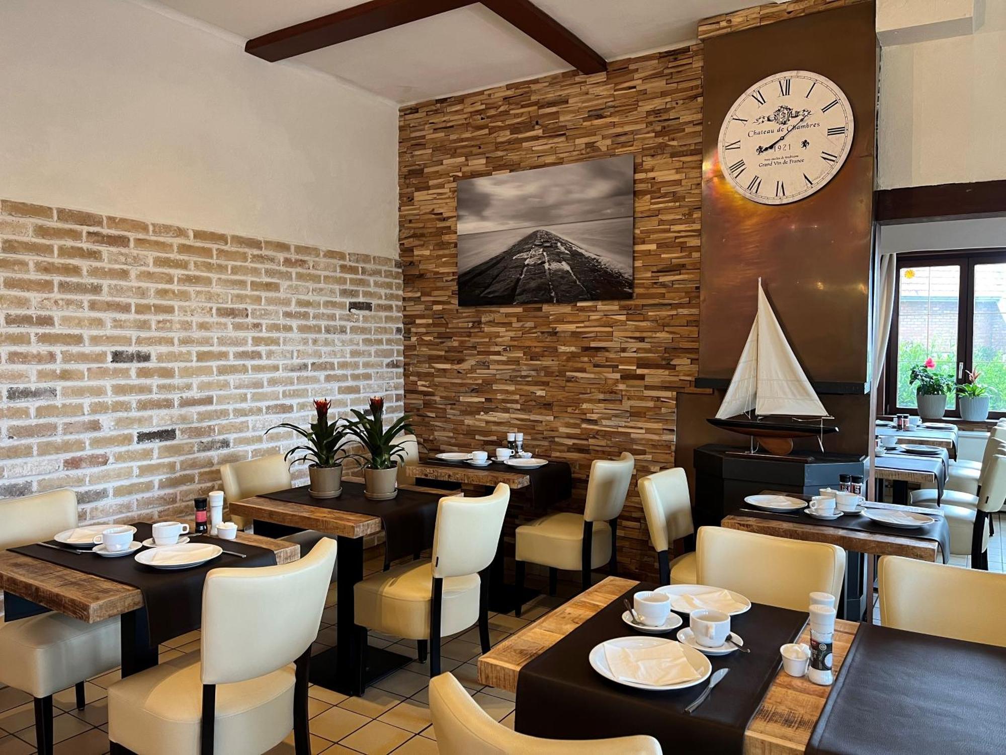 Hotel Westendia And Free Parking Top Breakfast 웨스트엔드 외부 사진