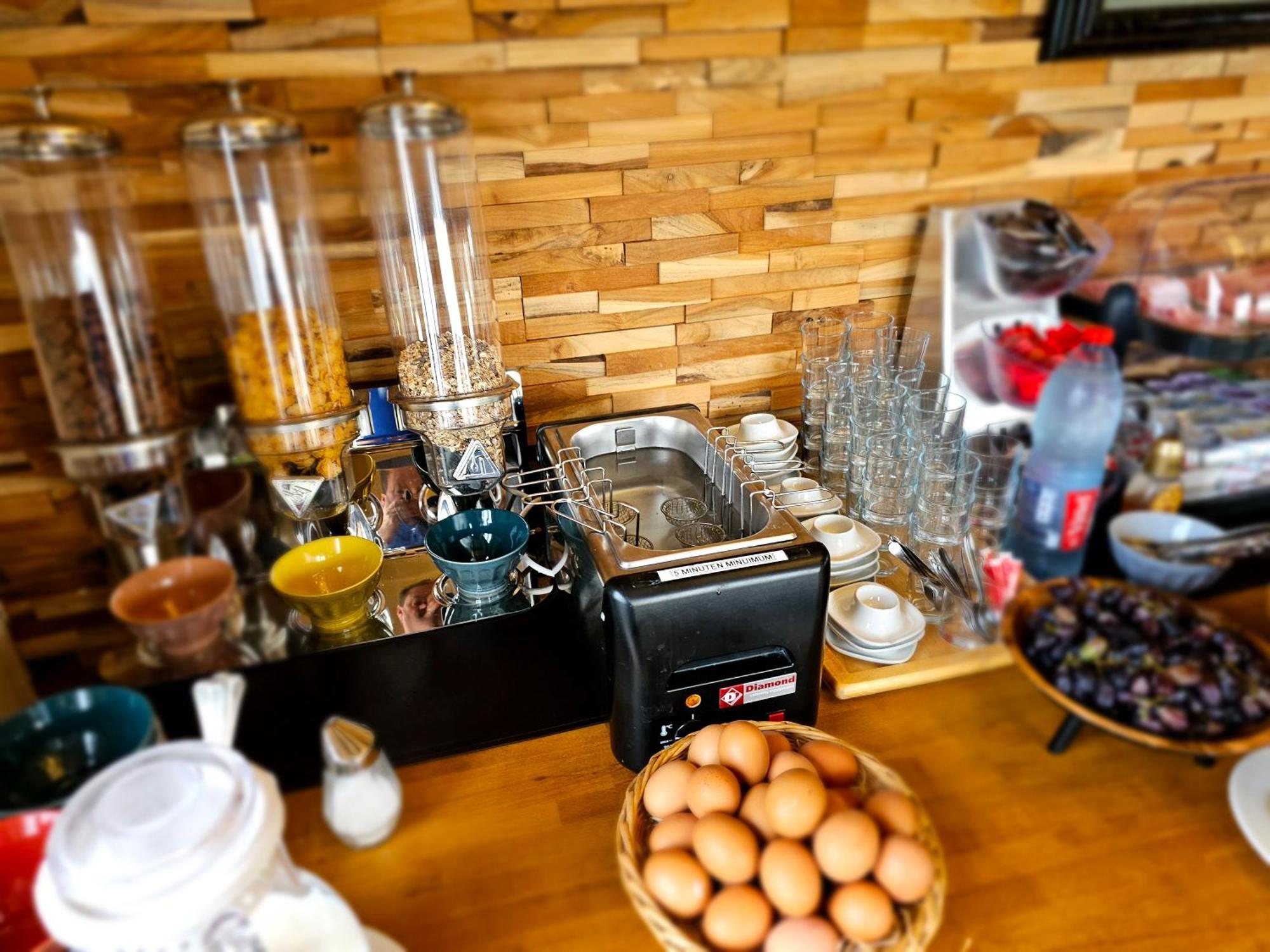 Hotel Westendia And Free Parking Top Breakfast 웨스트엔드 외부 사진
