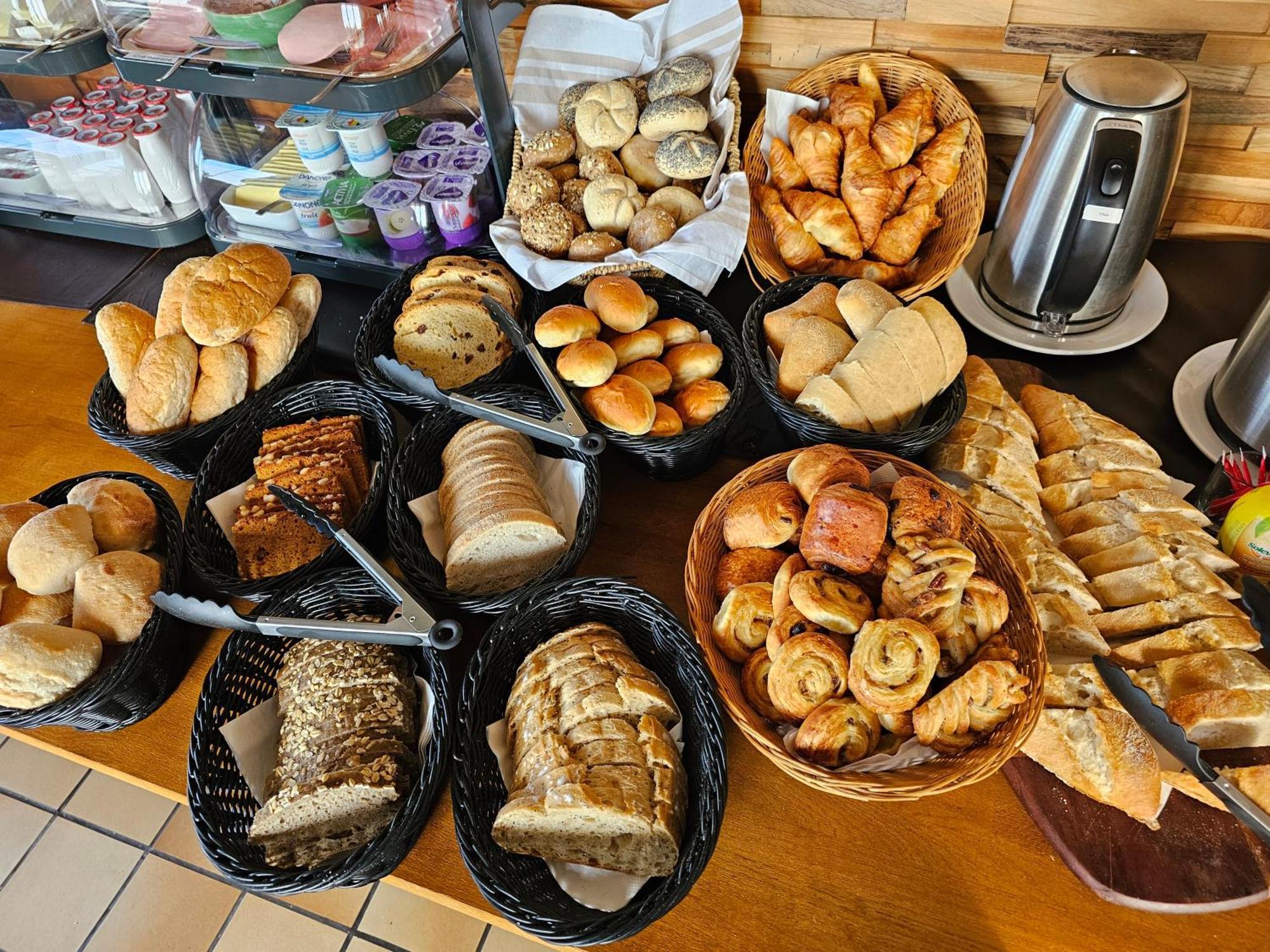 Hotel Westendia And Free Parking Top Breakfast 웨스트엔드 외부 사진